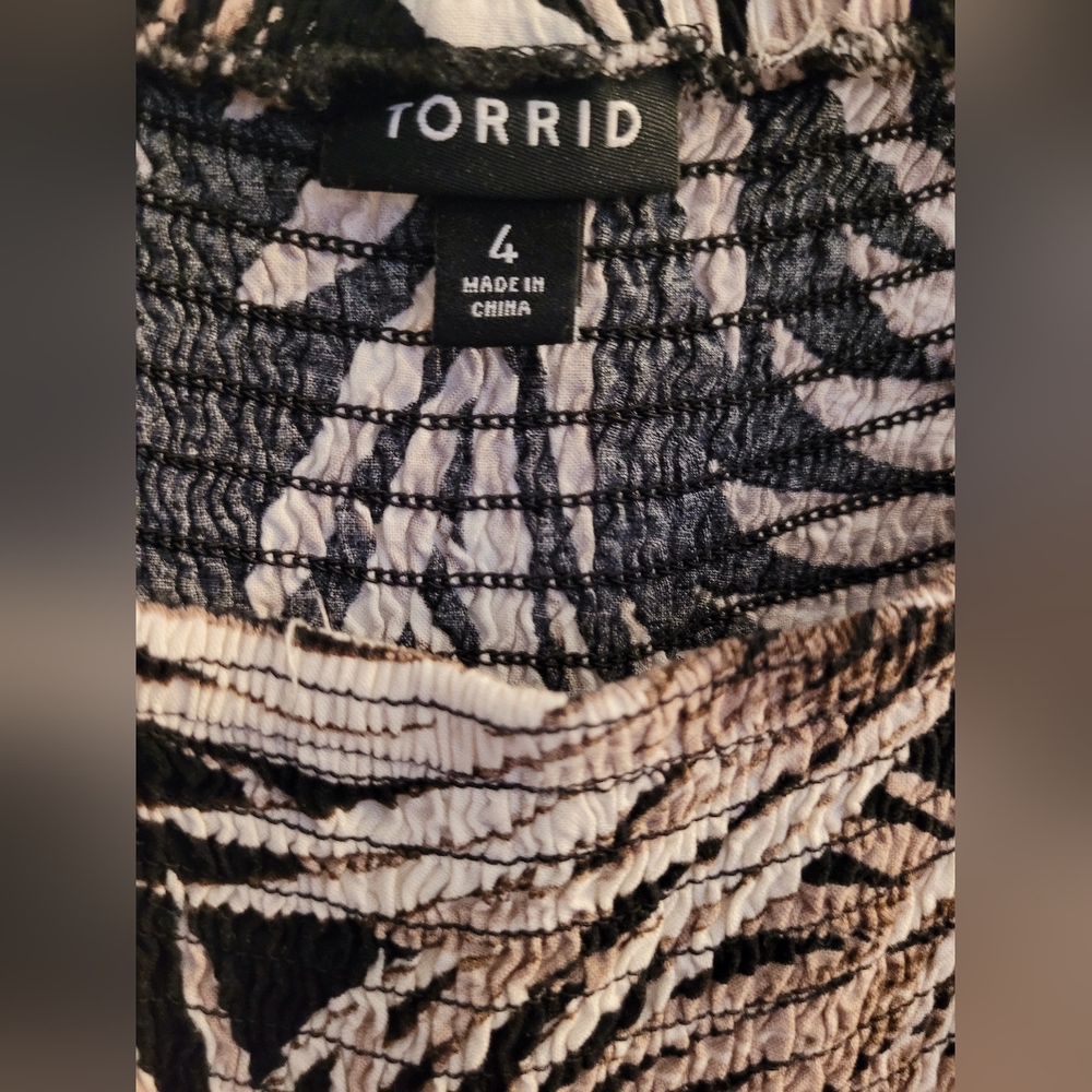 torrid Black Maxi Dress with Taupe Leaf Print Off-Shoulder - Picture 4 of 8